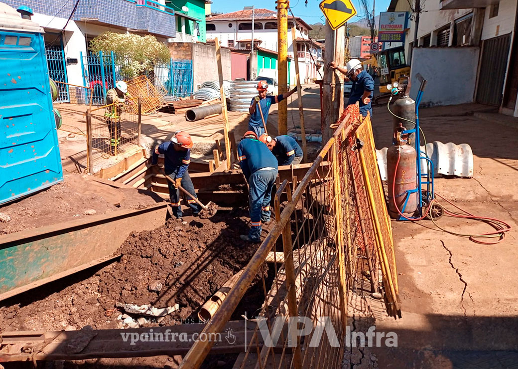 Escoramento em Manutenção em Rede de Drenagem